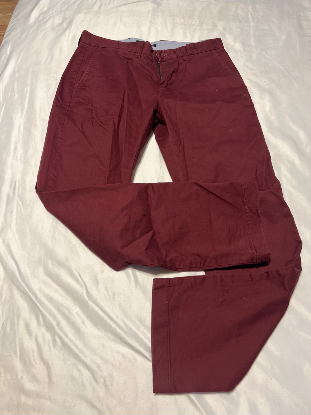 Tommy Hilfiger Men's Chino Pants in Burgundy Red